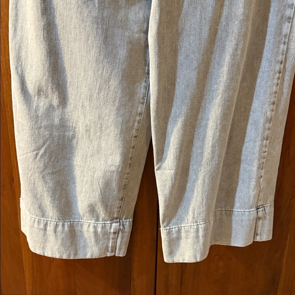 GAP Wide Leg Cropped Jeans - Picture 3 of 7
